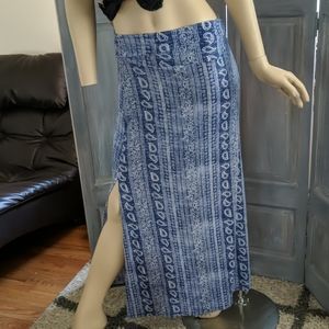 Maxi skirt in blue and white small
